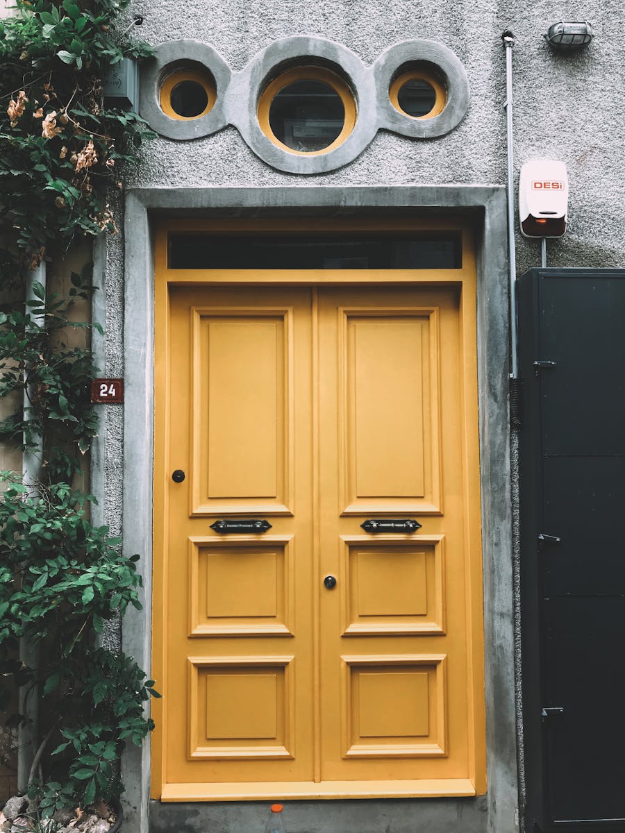 Building with Yellow Door, renters